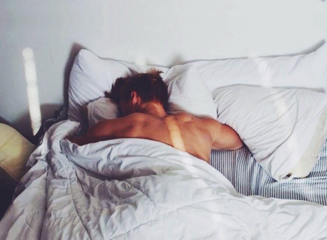 Is sleeping naked better? - REM-Fit